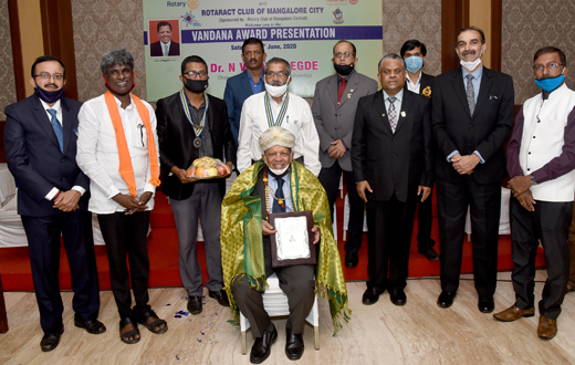 Vandana award to vinaya hegde